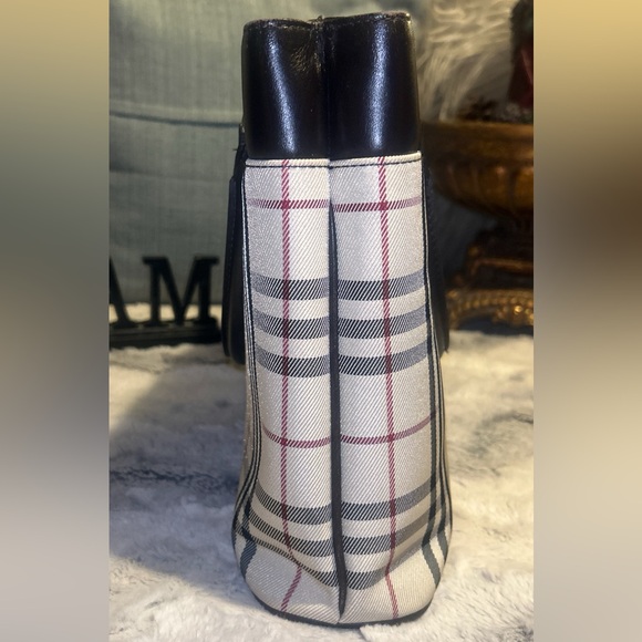 Burberry Canvas Nova Check Medium Square Tote - Picture 4 of 16